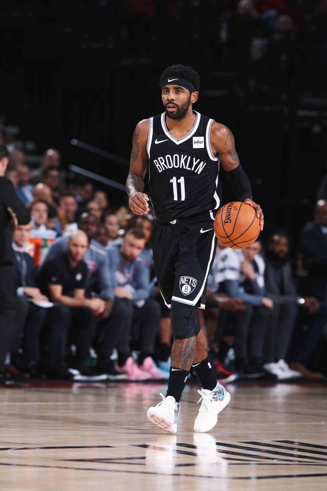 挥不稳定的 挥不稳定的